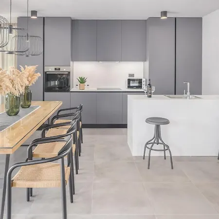 Grota - Luxury 4-bedroom With Private Pool & Garden וילה פורץ