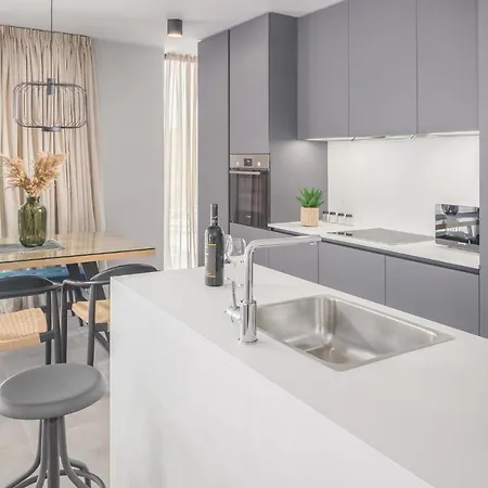 וילה Grota - Luxury 4-bedroom With Private Pool & Garden *