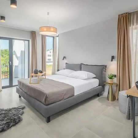 Grota - Luxury 4-bedroom With Private Pool & Garden Near * Poreč