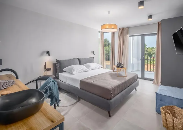 Grota - Luxury 4-bedroom With Private Pool & Garden Вилла *