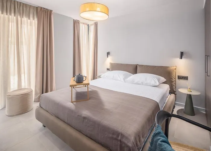 Grota - Luxury 4-bedroom With Private Pool & Garden Пореч