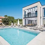 Grota - Luxury 4-bedroom With Private Pool & Garden Βίλα *