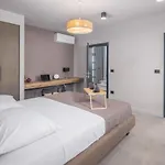 Grota - Luxury 4-bedroom With Private Pool & Garden Πόρετς