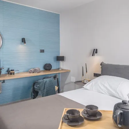Grota - Luxury 4-bedroom With Private Pool & Garden Villa Poreč