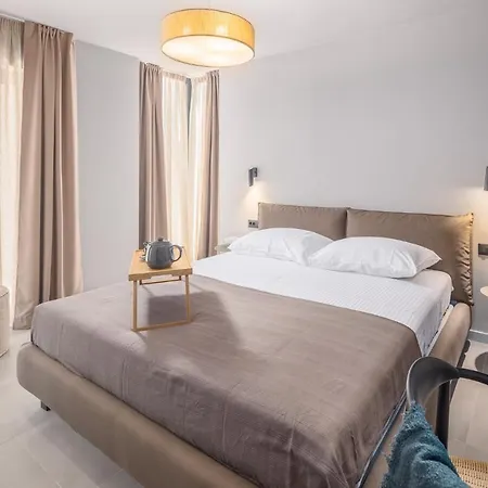 Grota - Luxury 4-bedroom With Private Pool & Garden Poreč