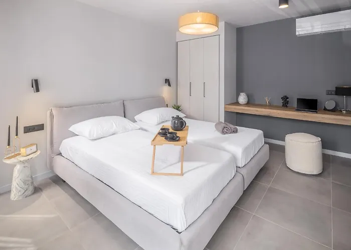 Grota - Luxury 4-bedroom With Private Pool & Garden פורץ